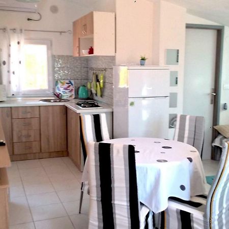 Apartment Kamelia Vir Zewnętrze zdjęcie
