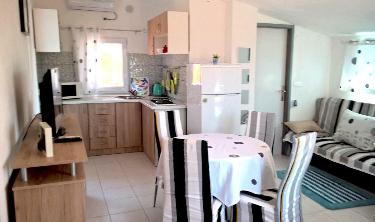 Apartment Kamelia Vir Zewnętrze zdjęcie