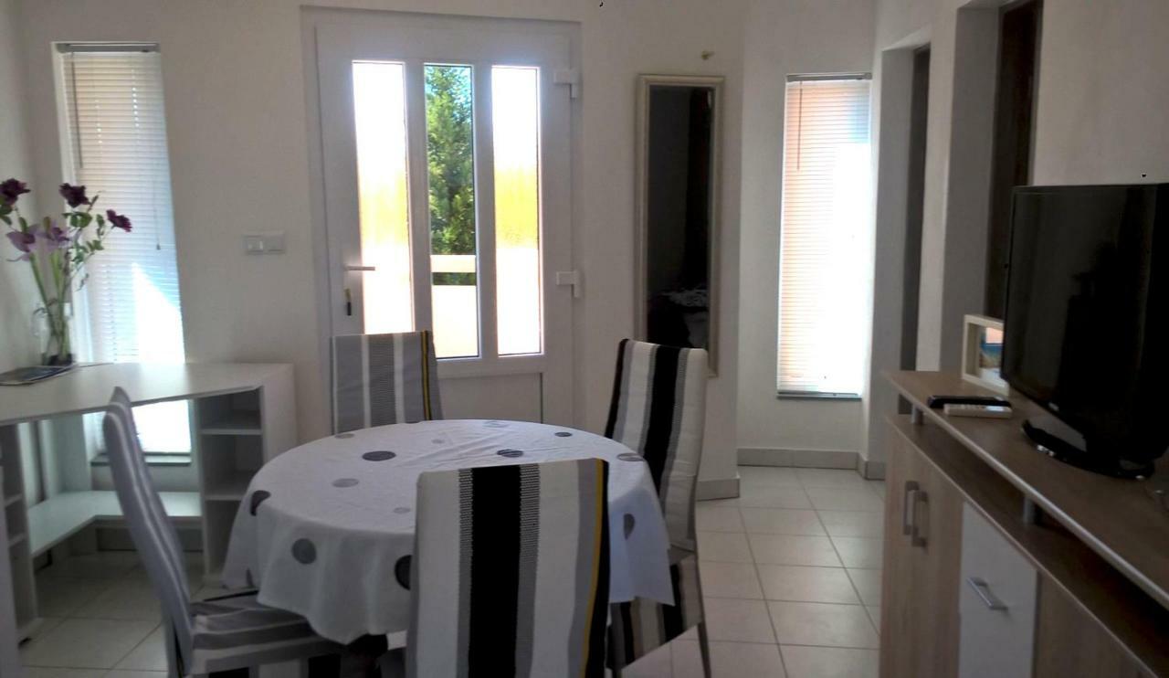 Apartment Kamelia Vir Zewnętrze zdjęcie