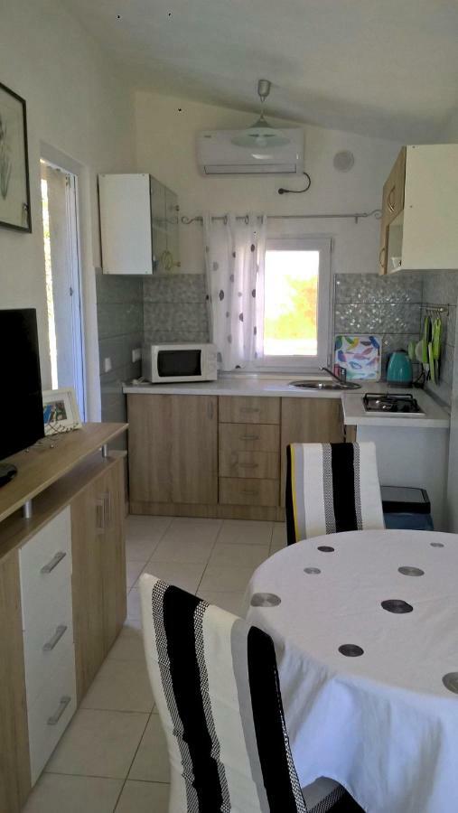Apartment Kamelia Vir Zewnętrze zdjęcie